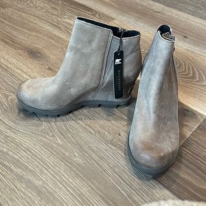 Sorel wedge boots women’s 6.5